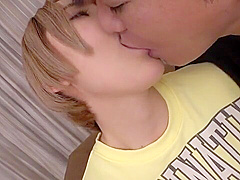 エッチ経験少なめの女子大生が緊張キスして柔らかおっぱい揉まれる