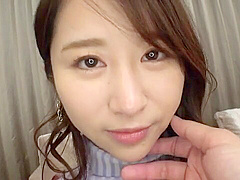 美形お姉さんが手マンで腰がピクつきピストン後は顔射フィニッシュ